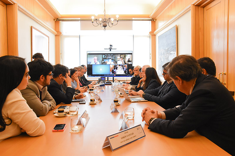 Gobierno y empresas mineras analizan medidas comerciales anunciadas por Estados Unidos