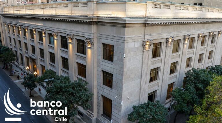 Imacec crece 1,8% en julio impulsado por comercio y servicios