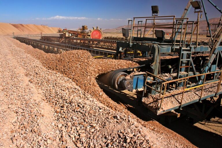 Corporación Alta Ley y SONAMI impulsan estudios y tecnologías para potenciar la pequeña minería