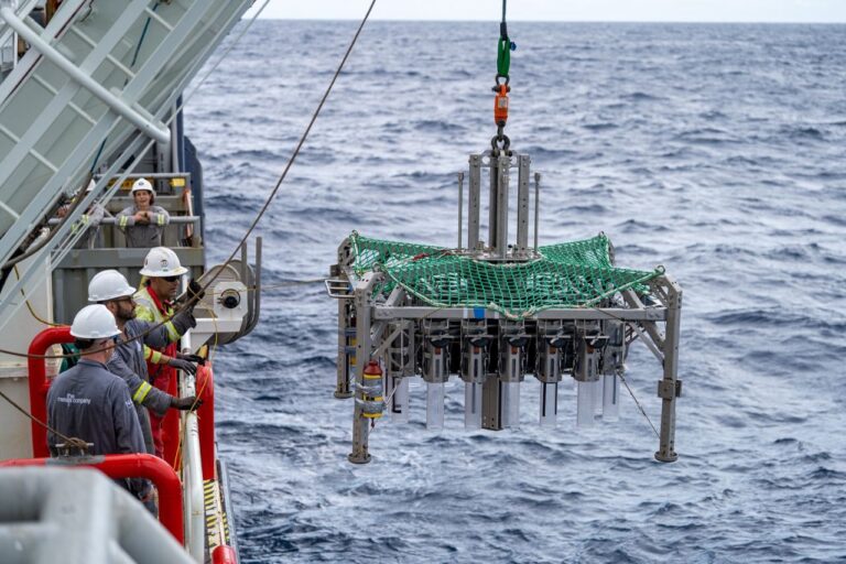 Cochilco analiza potencial, riesgos y avances regulatorios de la minería submarina