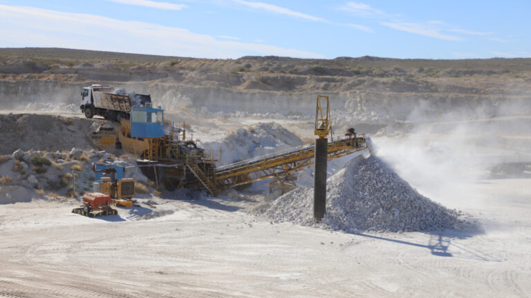 Patagonia Gold pone en marcha lixiviación en Calcatreu y avanza hacia la producción de oro en Río Negro