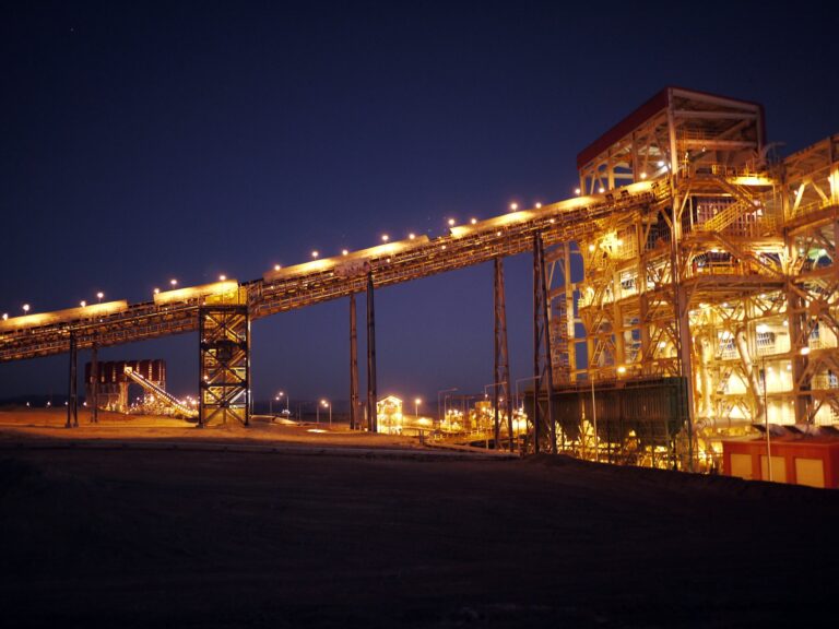 Consumo eléctrico en la minería del cobre seguiría al alza y superaría los 33 TWh hacia 2034