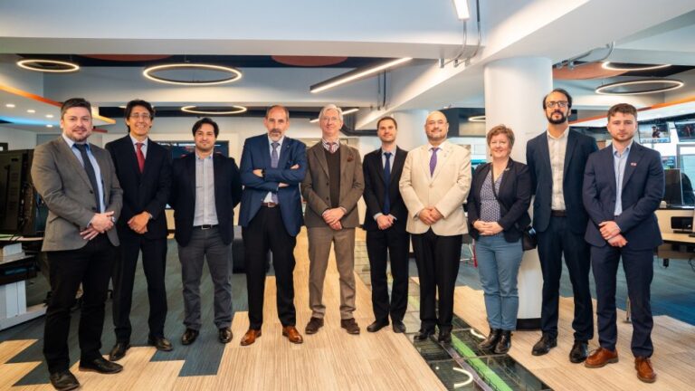 Codelco y centro tecnológico francés impulsan alianza para electrificar la minería subterránea