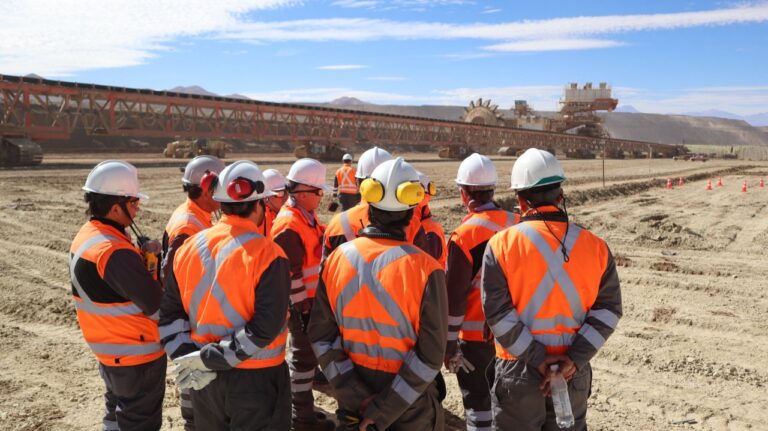 Nuevos directores de Codelco recorren Chuquicamata y Radomiro Tomic junto a Bernardo Fontaine