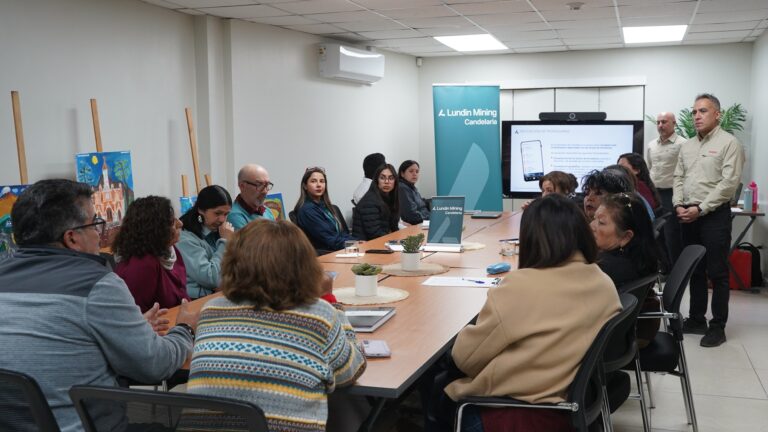 Taller y monitoreo participativo de vibraciones por tronadura en Tierra Amarilla