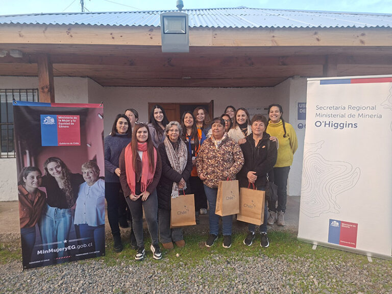 Mujeres de Chancón son clave en la pequeña minería