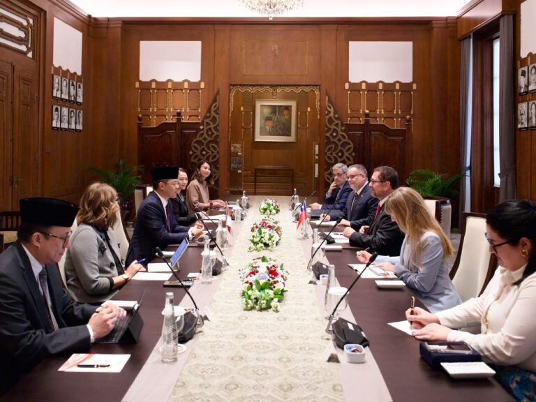 Ministerio de Asuntos Exteriores de Indonesia destaca fortalecimiento de la alianza económica con Chile