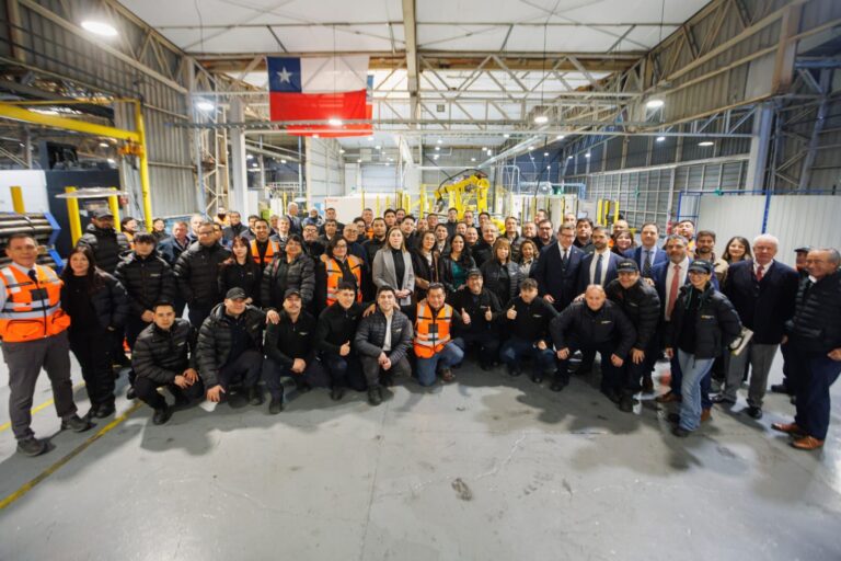 Biministro Mas destaca innovación desarrollada en Chile para la manufactura de barras de sondaje