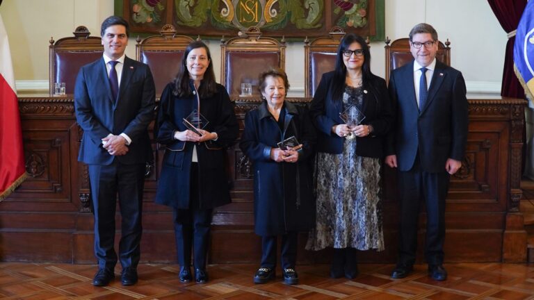 Entregan Premio Karen Poniachik 2026 a mujeres destacadas del sector minero