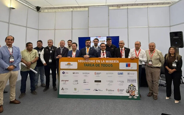 Sernageomin y Seremi de Minería firman acuerdo para reforzar la seguridad en faenas de Atacama